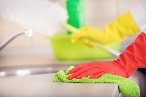 Risk-aware cleaning procedures in a service policy